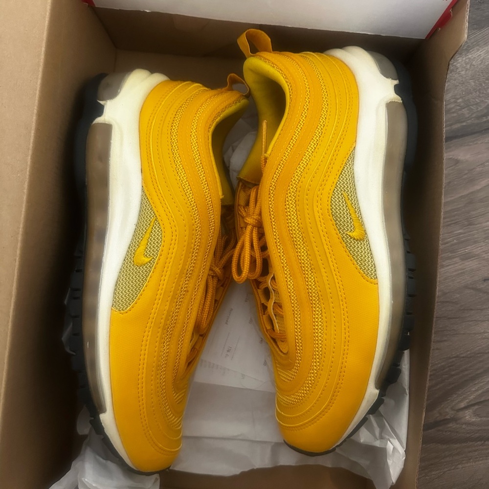 Nike Air Max 97 in Mustard Gold